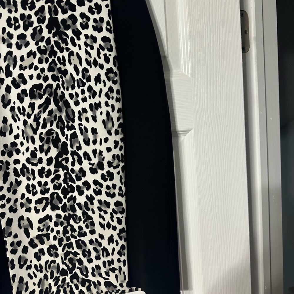 NWT White House Black Market Leopard Print Pencil Skirt - Picture 5 of 14
